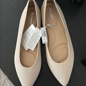 Old Navy s Cream Flats  Slip-On Design